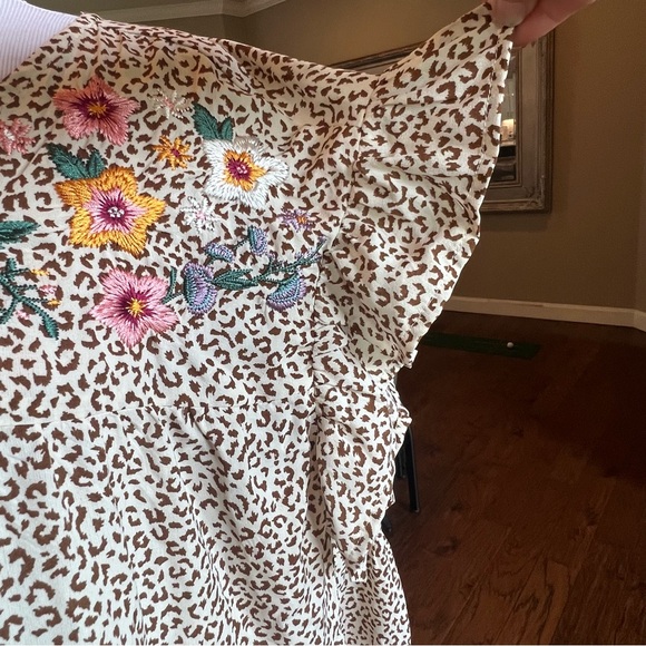 NWT $42 ODDI ODDY Size 1XL 1XLarge 1X Plus Leopard Floral Embroidered Top Blouse - Picture 3 of 13